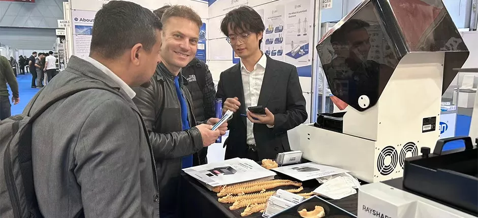 RAYSHAPE Unveils bordo di grande formato Max a IDEX 2024